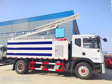 高低空光伏板洗掃車(chē)